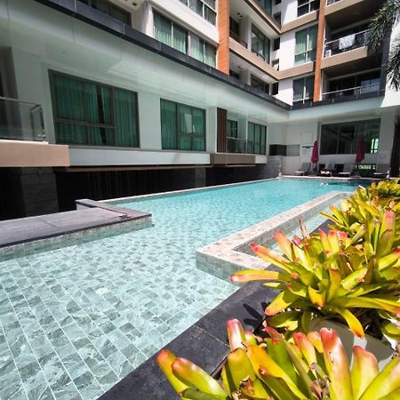 The Urban City Center By Fantasea Beach Pattaya Eksteriør bilde