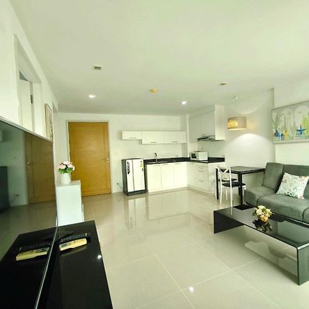 The Urban City Center By Fantasea Beach Pattaya Eksteriør bilde