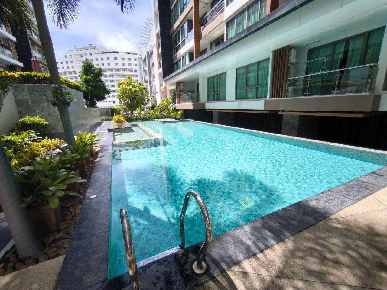 The Urban City Center By Fantasea Beach Pattaya Eksteriør bilde